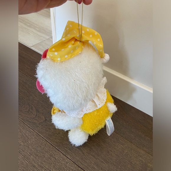 2004 Hello kitty Plush with Yellow Polka Dot Outfit and Pink Bow - Picture 3 of 4